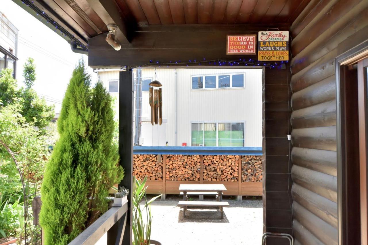 Carrefour Guesthouse カルフール ゲストハウス Toyama Station Exterior foto